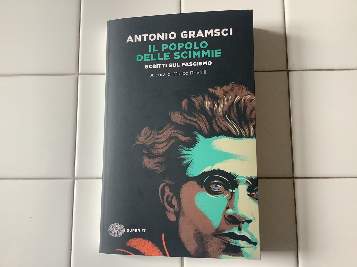 Coltivano l’illusione di risolvere la lotta contro il fascismo sul terreno parlamentare, dimenticando che la natura fondamentale del governo fascista è quella di una dittatura armata, nonostante i ciondoli costituzionali che cerca di appiccicare alla milizia nazionale.
A. Gramsci