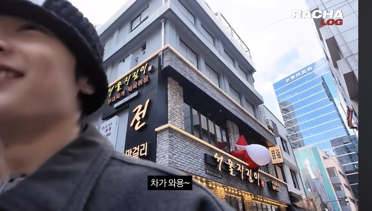 Rachel150917's tweet image. 자막지기 개인 유튜브나 초보 편집자인가 자막 작았다 컸다해서 너무 튀고 디자인을 다르게 하던 글씨색을 다르게 하던해서 구분해야할 듯 뭐가 자막이고 멘트인지 생각인지 그리고 애들 얼굴 가려질 때도 있어서 좀 그럼 자막 사이즈는 좀 통일했으면