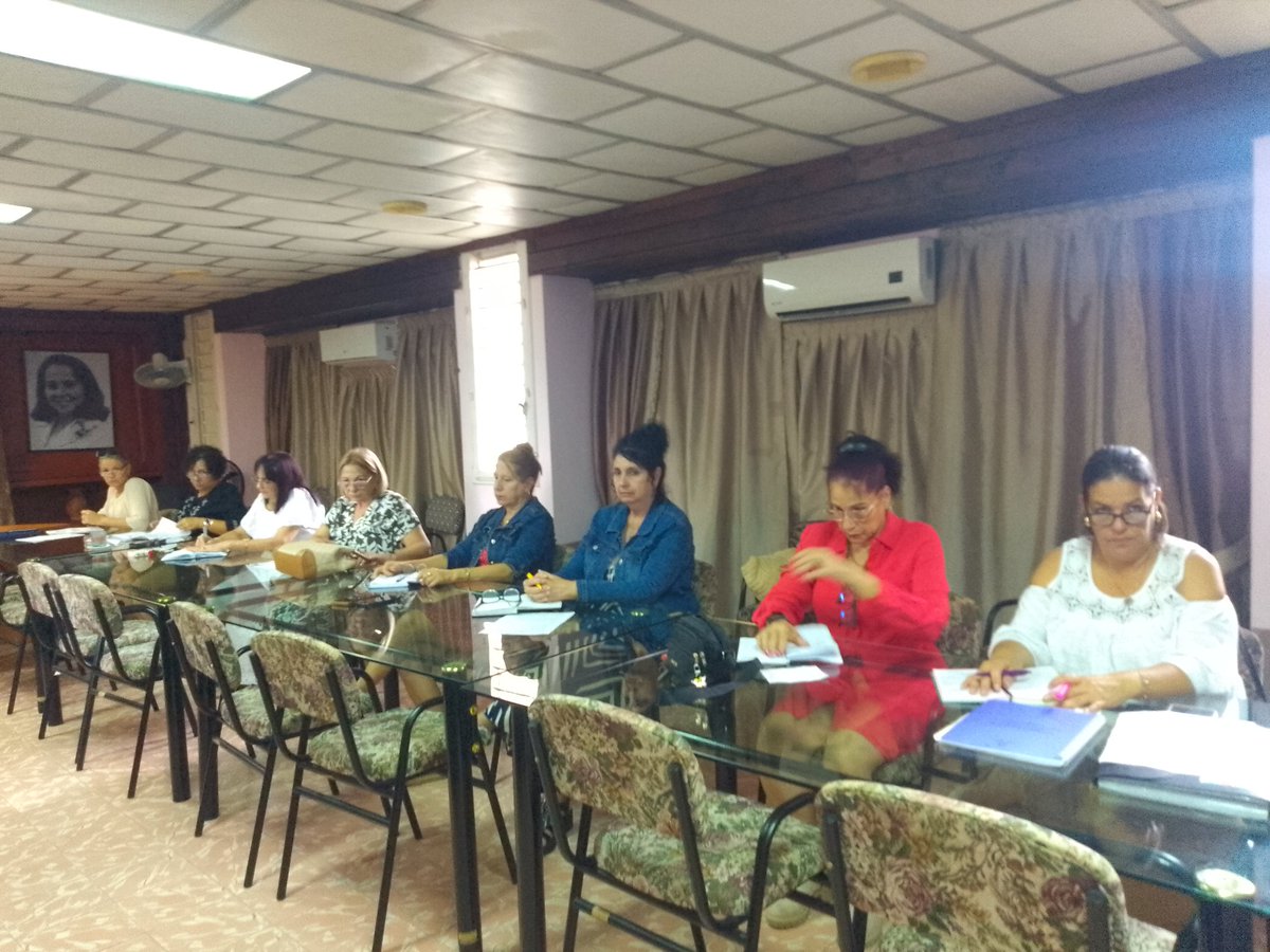 CamagueyDPE's tweet photo. En la mañana de hoy, la Dirección General de Educación en Camagüey se viste de orgullo para valorar el esfuerzo y la entrega de los cuadros de la provincia durante el año 2025. 
 #CubaMined #PorCamagüeyTodo https://t.co/yLTw3KeVxF