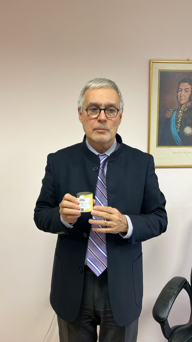 EmbajadaARG_bul's tweet photo. La Embajada Argentina se suma a la iniciativa de la Asociación “Shem veNer” y enciende velas en conmemoración de las víctimas del Holocausto, reafirmando el mensaje “Nunca Más” e instando a la Humanidad a que estas atrocidades no vuelvan a suceder. #HolocaustRemembranceDay https://t.co/Gf8UwjRpuF
