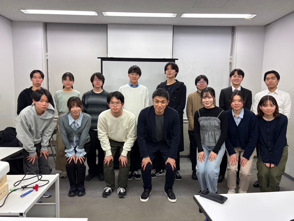 【パブリックアフェアーズ勉強会】
1/8(木)、吉川徳明様をお招きし、企業内外におけるパブリックアフェアーズの役割をテーマにご講演いただきました。Yahoo!やメルカリにおけるロビイング活動や政策形成のプロセスについて貴重なお話を伺いました。
吉川様、ありがとうございました。