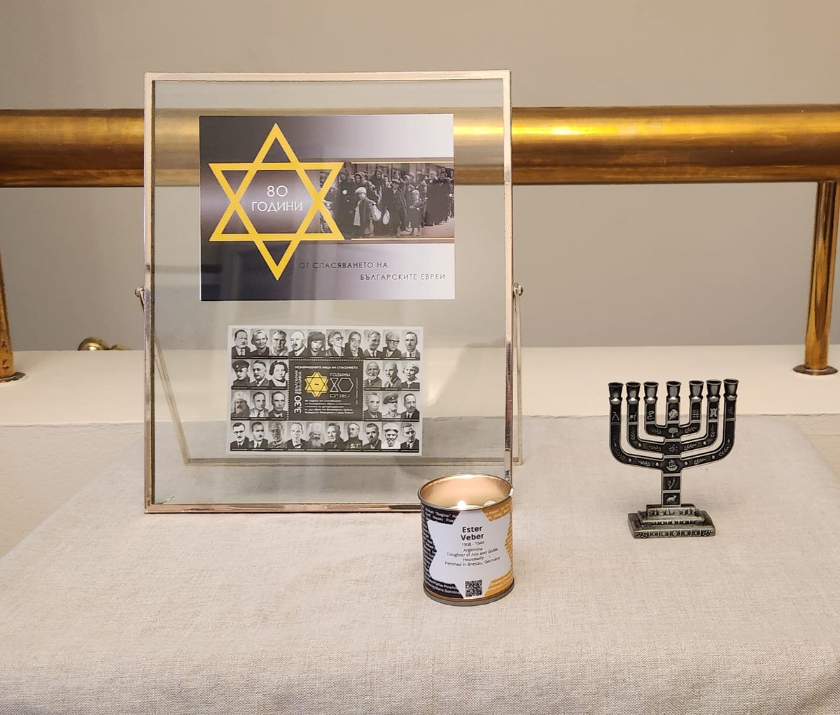La Embajada Argentina se suma a la iniciativa de la Asociación “Shem veNer” y enciende velas en conmemoración de las víctimas del Holocausto, reafirmando el mensaje “Nunca Más” e instando a la Humanidad a que estas atrocidades no vuelvan a suceder. #HolocaustRemembranceDay