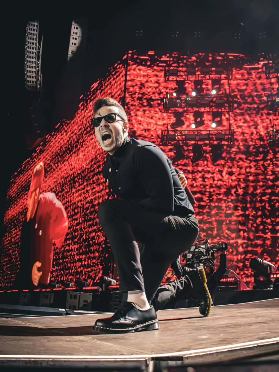 Sebastian Téllez tweet media