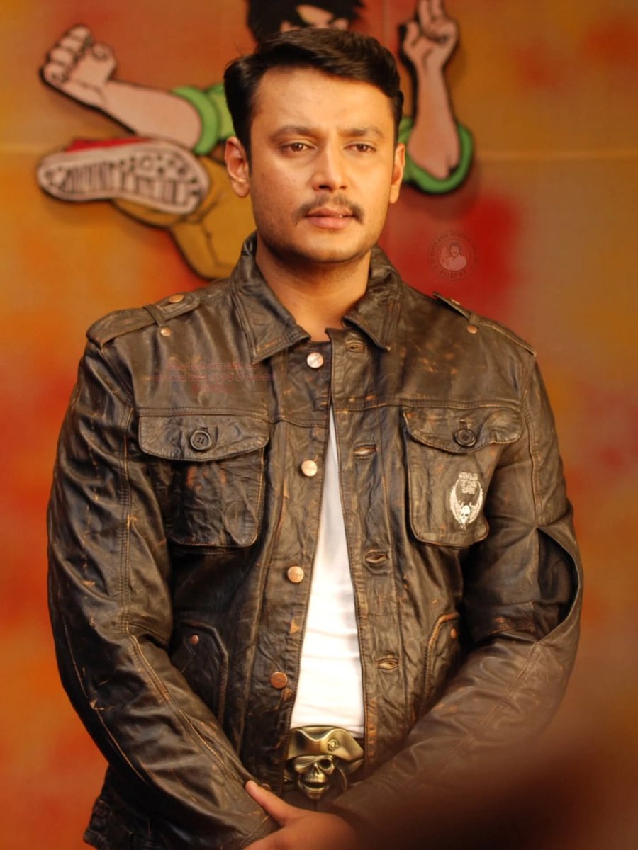 DBossFansGubbi's tweet photo. ಡಿ ಬಾಸ್ ರವರ ಅಪರೂಪದ #Xclusive ಫೋಟೋ ❤️‍🔥
#DBoss #ChallengingStarDarshan #DBossFansGubbi
01 https://t.co/nofjDd3Hkr