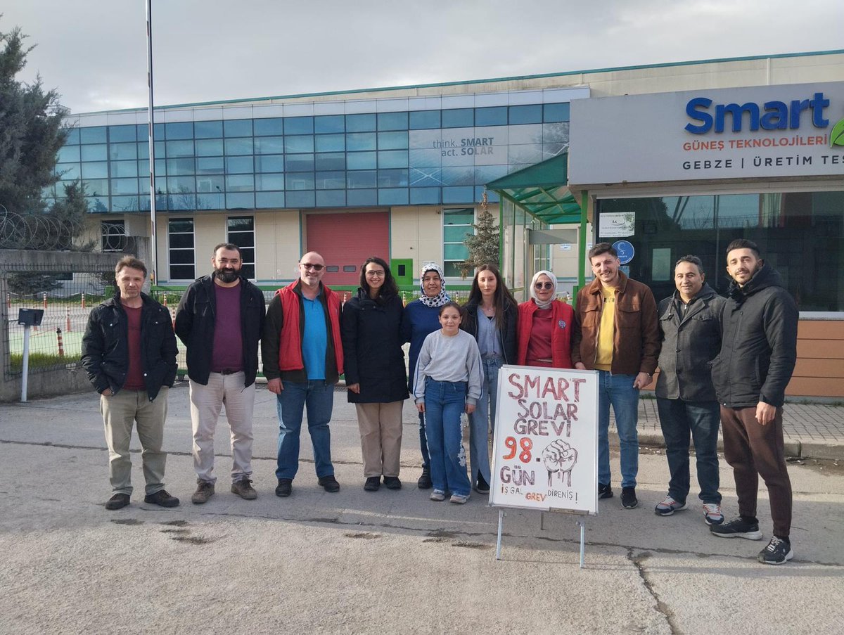 📍Gebze
Smart Solar Grevinin 98.Gününde yan yanayız. Smart Solar Patronunun tüm hamlelerine karşı işçi arkadaşlarımız kararlık ve dirençle grevlerini sürdürüyorlar.
#smartsolar