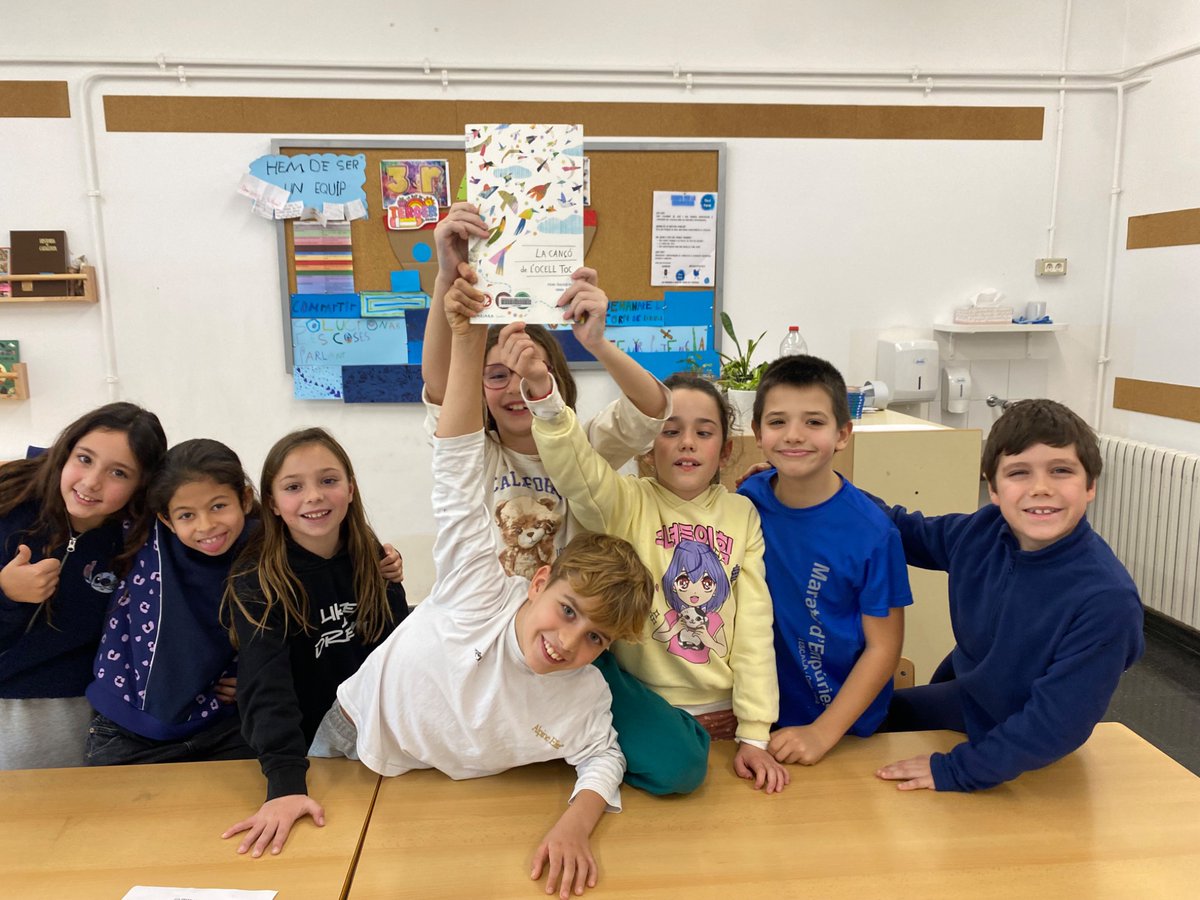 BibRiudellots's tweet photo. Aquest migdia s’ha estrenat al club infantil el grup de 3r, quin goig veure tantes ganes ☺️📚📚📚 #riudellots https://t.co/MXtxmhDkbH