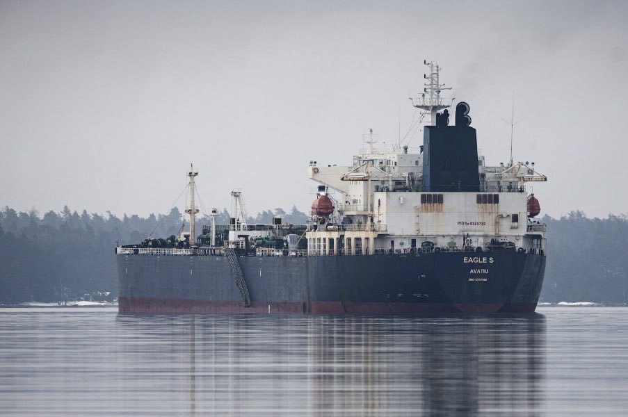 jurgen_nauditt's tweet photo. Fourteen countries have warned Russia that its “shadow fleet” tankers will no longer be able to sail freely in the Baltic Sea.

A joint statement by Belgium, Denmark, Estonia, Finland, France, Germany, Iceland, Latvia, Lithuania, the Netherlands, Norway, Poland, Sweden, and the UK was published on the British government’s website.

The countries said that tankers that change flags, switch off transponders, and/or lack the required documentation will be considered vessels without state affiliation and may be detained without legal consequences.

The signatories also accused Russia of interfering with global navigation satellite systems (GNSS), which are used for ship navigation and precise time synchronization critical for rescue operations.

“These interferences originating from the Russian Federation impair the safety of international shipping. All ships are at risk.

The falsification or manipulation of AIS data also undermines safety and security at sea, increases the risk of accidents, and seriously complicates rescue operations,” the statement said.
United24