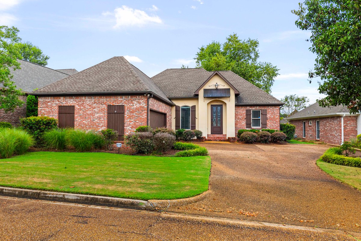 Polles_Prop's tweet photo. Lake Caroline | Germantown Schools
Located at the front of the neighborhood, this custom 3BR/2BA one-story offers an ideal floor plan in a highly sought-after community.

📩 Message us for details or to schedule a tour! https://t.co/yDu4ZHU6d5