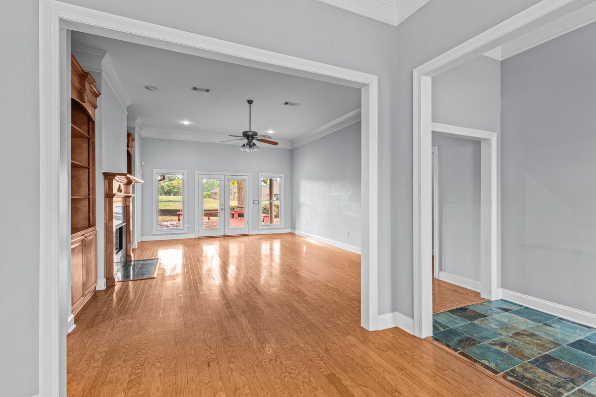 Polles_Prop's tweet photo. Lake Caroline | Germantown Schools
Located at the front of the neighborhood, this custom 3BR/2BA one-story offers an ideal floor plan in a highly sought-after community.

📩 Message us for details or to schedule a tour! https://t.co/yDu4ZHU6d5