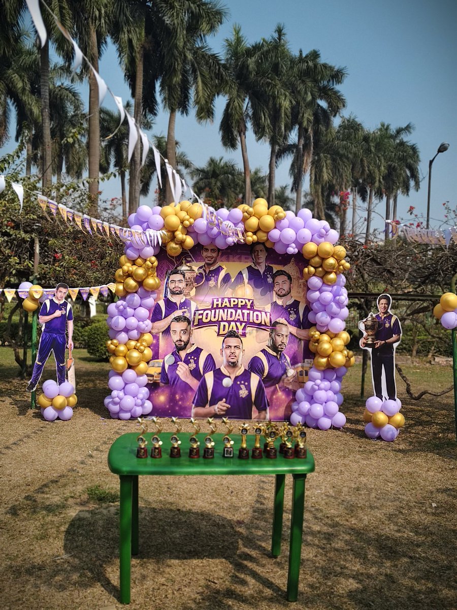 Himopravo's tweet photo. Once again, @Rokte_Amarr_KKR showed what true fandom looks like ๐๐ The passion, coordination and unstoppable spirit from everyone proved that weโre not just supporters, weโre a family that shows up and makes things happen.
Joy KKR ๐๐ Joy RAKKR ๐๐
#18YearsOfKKR @KKRiders https://t.co/Efw2Xr6gzT