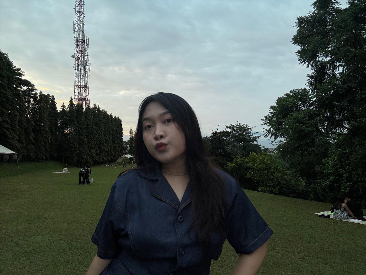 trashsheet's tweet image. hi