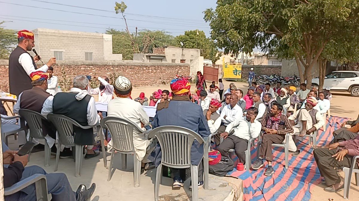 मेड़ता रोड़ व गोटन में आयोजित “मनरेगा बचाओ संग्राम” में शामिल होकर मेहनतकश मज़दूरों की आवाज़ को मजबूती के साथ बुलंद किया। <a href="/GovindDotasra/">Govind Singh Dotasra</a> <a href="/ashokgehlot51/">Ashok Gehlot</a> <a href="/SachinPilot/">Sachin Pilot</a> <a href="/TikaRamJullyINC/">Tika Ram Jully</a> <a href="/Sukhjinder_INC/">Sukhjinder Singh Randhawa</a> <a href="/Chiranjeev_INC/">Chiranjeev Rao</a> <a href="/INCIndia/">Congress</a> <a href="/INCSandesh/">INC Sandesh</a> <a href="/INCRajasthan/">Rajasthan PCC</a>