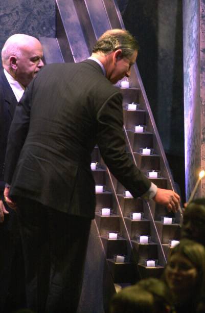 2001 Live tweet media