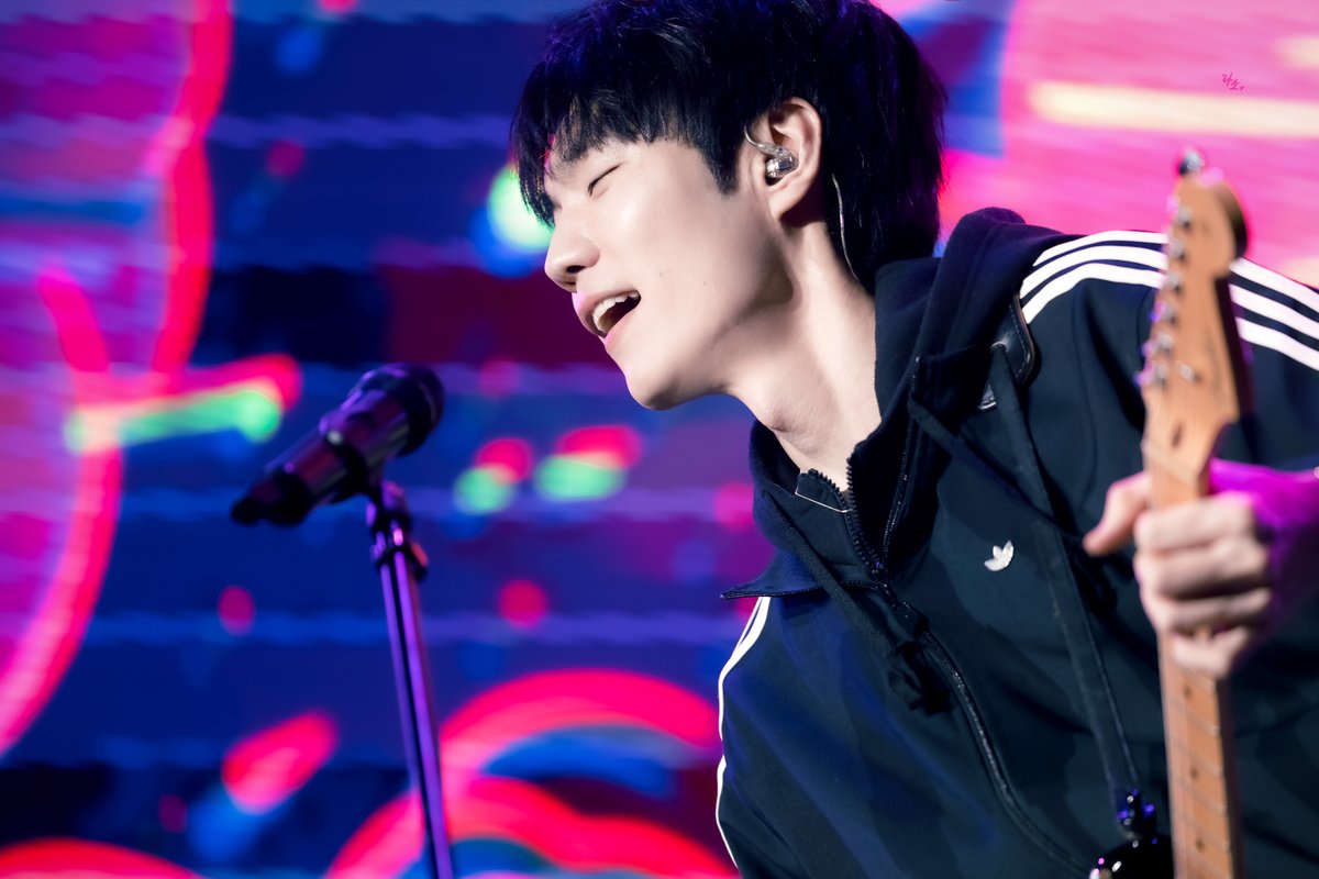 draizetrain's tweet image. 260123 원더로크 #한태인 #까치산 #WANDERLOCH

이 커다란 세상을 만들어준 당신께
사랑을 드려요 🎔