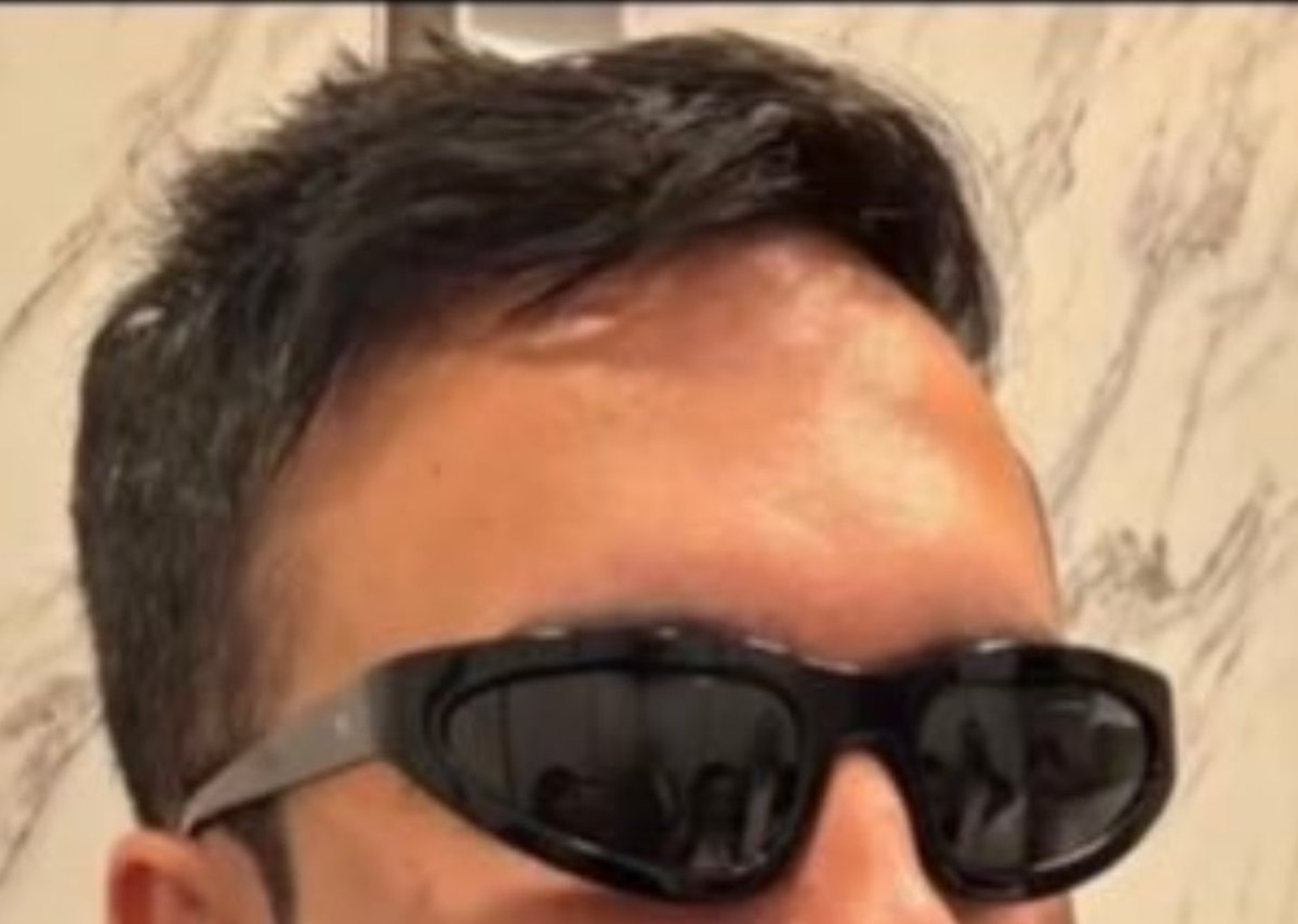 Amigo tú también eres revendedor? Lo digo porque parece que te llevaste todas las entradas. Codicioso 🥺