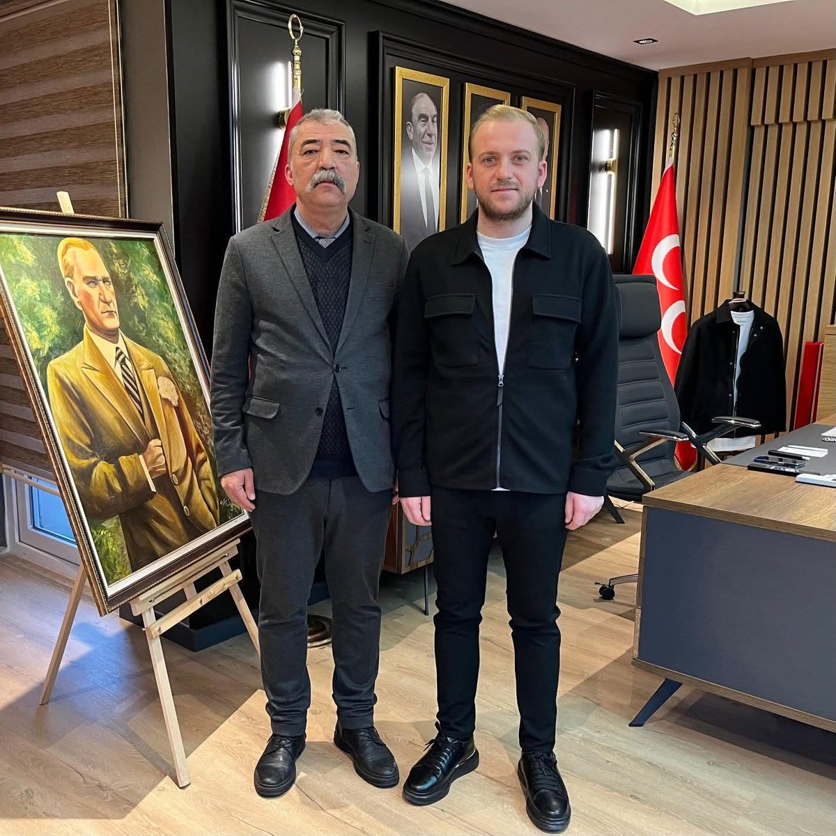 MHP Muğla İl Başkanı Sayın Burak Demirel'i ziyaret ettim. Kamu çalışanlarını problemleri hakkında istişare yapma imkanımız oldu. Nazik kabulleri için teşekkür eder, başarılı çalışmalarının devamını dilerim.