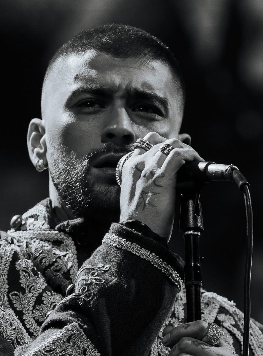 louistwins's tweet image. O Zayn ultrapassou todos os limites de ser o ser humano mais lindo e mais gostoso do planeta Terra ave Maria