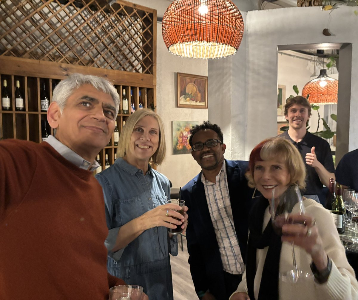 AshishAVoice's tweet photo. @DianeBodurka &amp; Dr Cande Gomez-Manzano thanked @MDAnderson faculty members at a happy hour recently. These mentors were among many who had taken PCCSM trainees. Dr. Travis boosted their morale with guidance as the advisor @Sarur2 @Debeblab @ED_PhD_ https://t.co/q8uI63DbWw