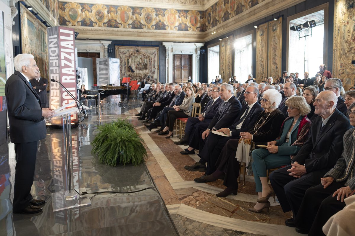 Mattarella: Nella Repubblica non c’è posto per il veleno dell’odio razziale,per i germi della discriminazione,per l’antisemitismo che affiora ancora pericolosamente,per coloro che predicano la violenza,per chi coltiva ideologie di oppressione,di sopraffazione,per chi coltiva odio