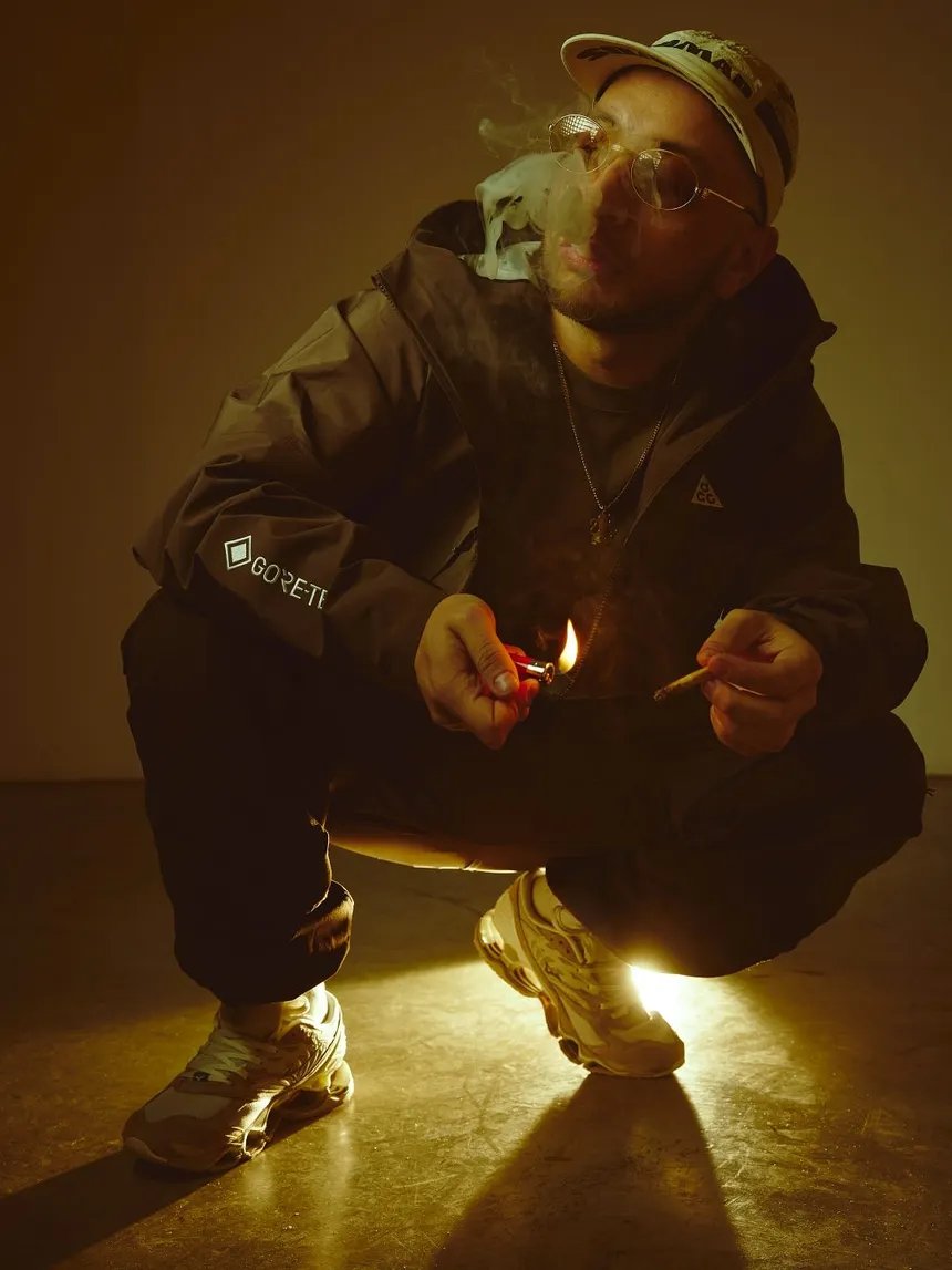 Elinterludio_'s tweet image. Hoy cumplen 3 AÑOS del lanzamiento de "El Hombre Hace Planes, Dios Se Ríe" de Dano 🥳

Uno de los mejores discos de rap la década en España, ¿Cuál es tu tema favorito? 📀