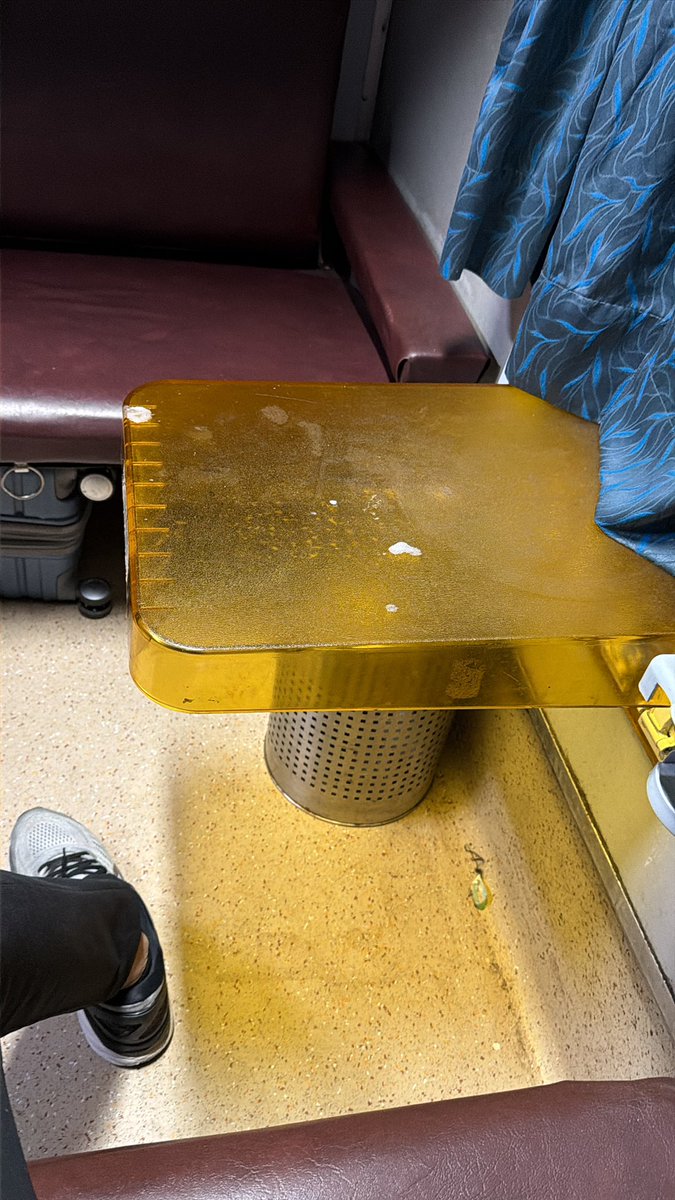 kirit_shah's tweet photo. First AC Dirty seats n Howrah Mail 12809 from CSMT to Akola. Not sure what type of cleaning is happening. @AshwiniVaishnaw my seats are F15,16,17. Look at these pictures https://t.co/0A5xrO7u3m