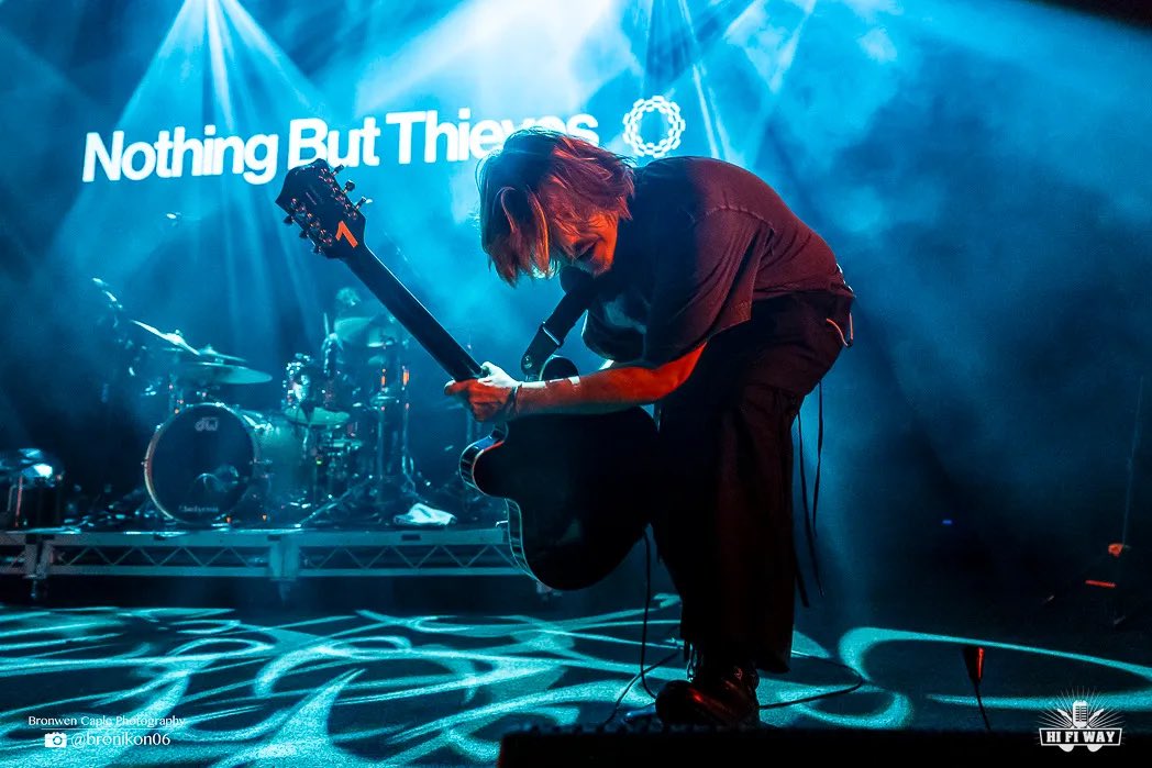 :: chris 🌻 :: tweet media