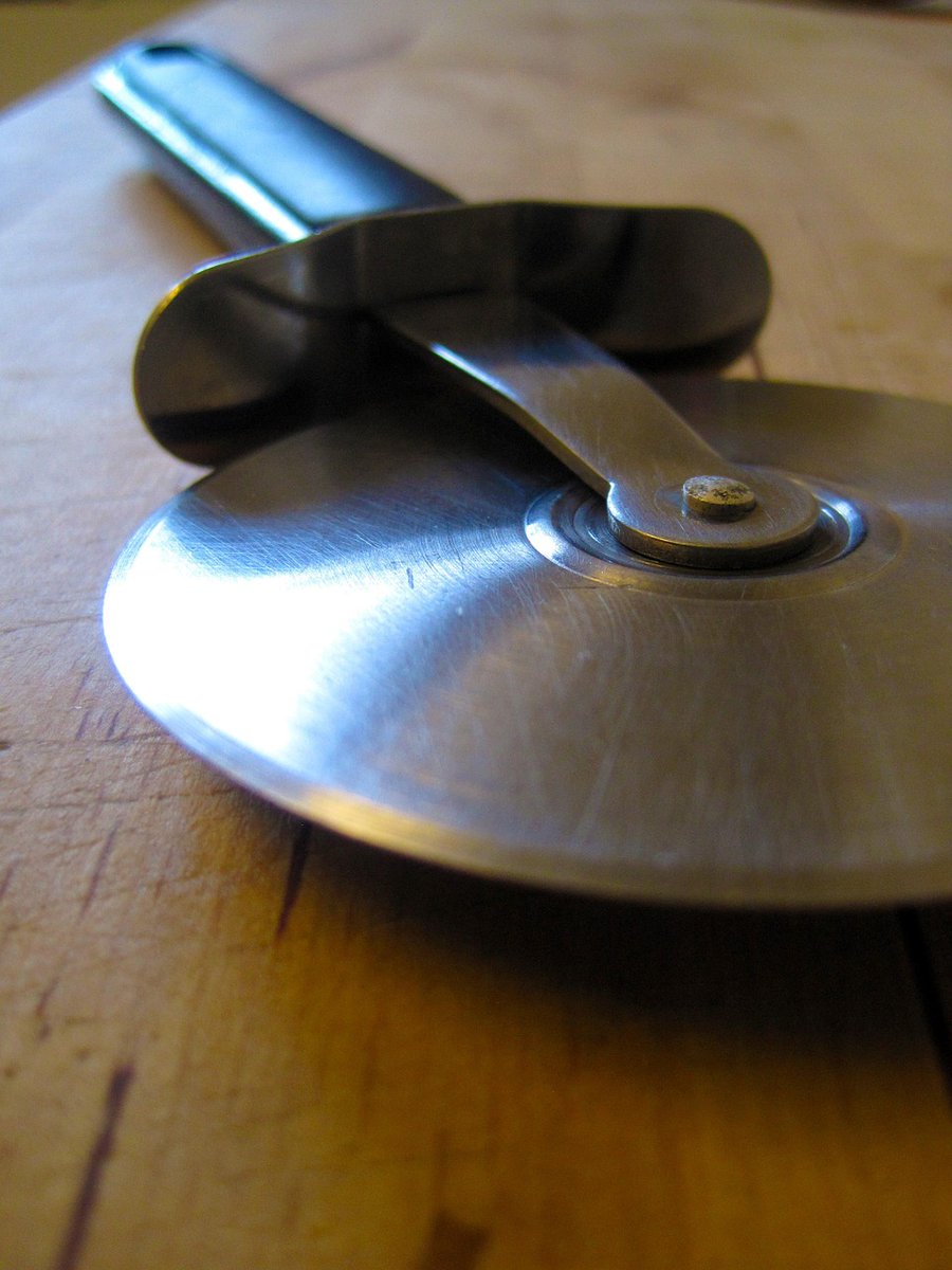 get_realcooking's tweet image. Whip up magic with kitchen gadgets that do the hard work for you 🍳✨ From slicing pizza to other essential tools bring the fun back to cooking!
getrealcooking.com

#KitchenGadgets #CookingHacks #HomeChefTools #KitchenMustHaves #FoodieFinds #MealPrepMadeEasy #GadgetGoals