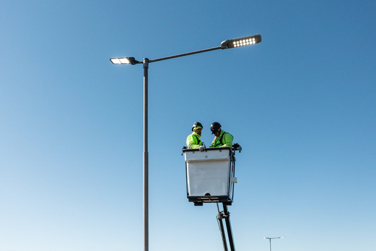 joserarteaga's tweet image. 💡🛣️ Nuevas luminarias led para Autovía 6️⃣.

👉 Comenzamos las acciones concretas para poner en valor esta arteria vial recientemente incorporada a la concesión de AUBASA: aprobamos el llamado a licitación para la renovación integral del parque lumínico en sus 179 km de…