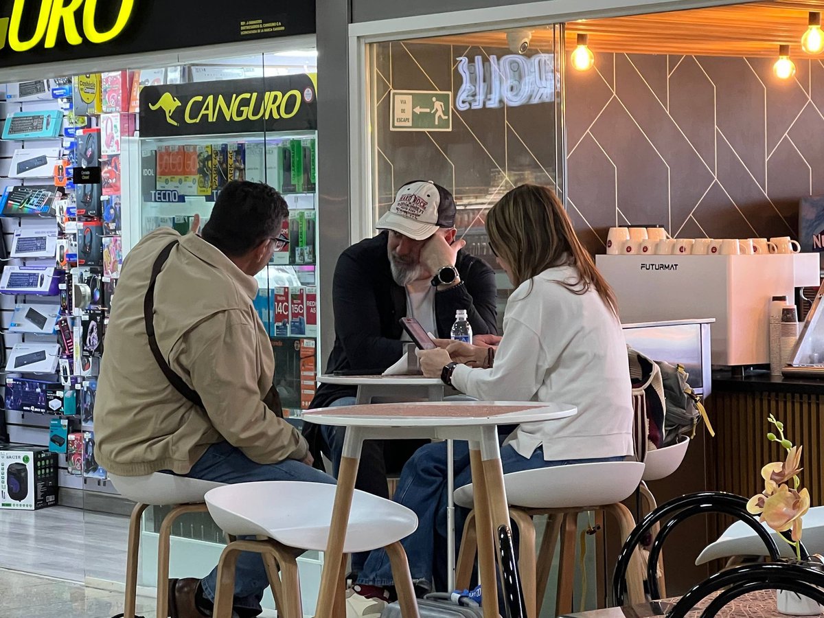 IAIM_VE's tweet photo. #26Ene || ¡En el Aeropuerto Internacional de Maiquetía nuestro compromiso despega contigo!
Trabajamos incansablemente para garantizar el óptimo desarrollo del servicio aeroportuario. https://t.co/zMFcKBrAGF