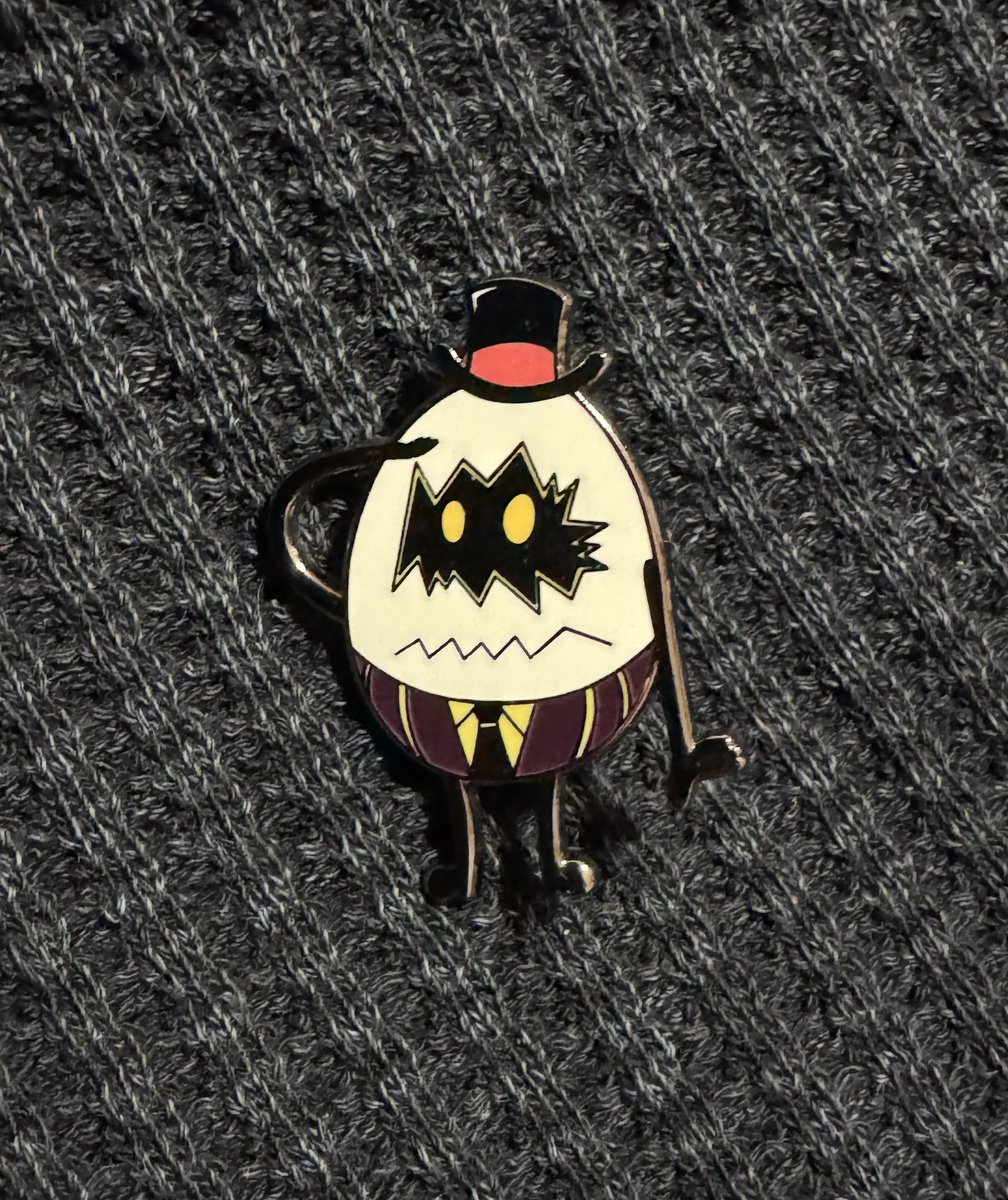 falfuranart's tweet photo. Sir Pentious one of his Eggboiz Pins๐ค #HazbinHotel #HazbinHotelFanart #hazbinhotelsirpentious #fanart #fanartist #enamelpin #enamelpindesign https://t.co/BswZR49InD