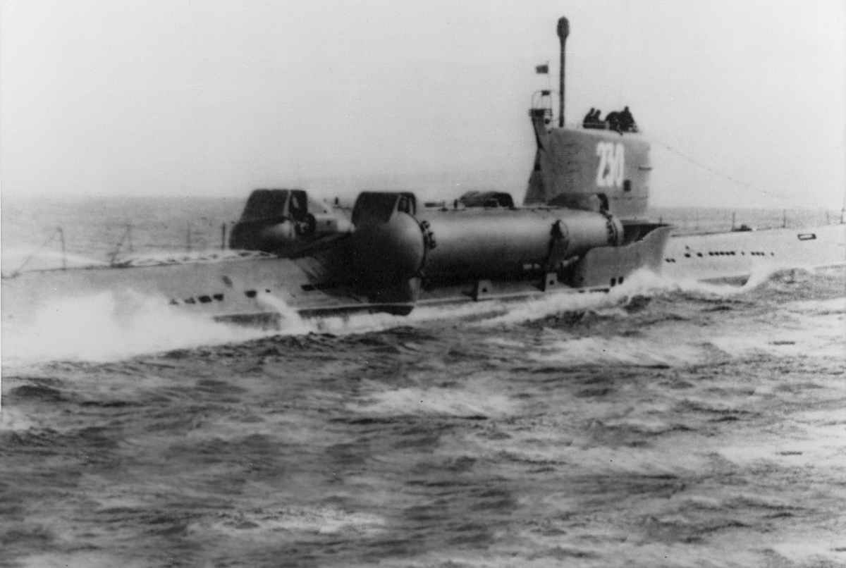 27 Janvier 1961:
Le sous-marin Soviétique S-80 coule suite a un dysfonctionnement de son schnorchel qui inonde l'appareil.
Les 68 personnes a bord meurent.
L'accident s'est déroulé dans la Mer de Barents
Le sous-marin est remonté en 1969