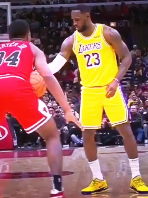 Sengun faking left and spinning right