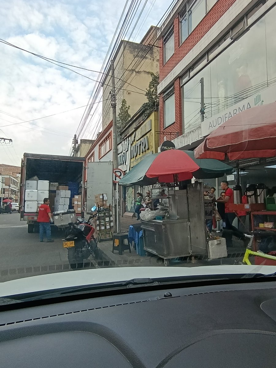krlosrodriguezd's tweet photo. @Audifarma_SA @Supersalud @sicsuper @petrogustavo y después dicen que no hay y que lo que llega es para guardar, según lo dicen los trabajadores, ah y el sistema caído como raro https://t.co/BJvuJ4dJy9