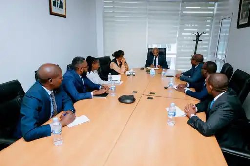 RwStockExchange's tweet photo. The CEO of @BKGroupPLC,Dr. Uzziel Ndagijimana, paid a courtesy visit to the RSE,where discussions focused on the role of capital markets in driving sustainable economic growth.During the engagement, he was briefed on the operations of the stock market,key milestones achieved, & the Exchange’s growth journey over the past 15 years.The visit reaffirmed the importance of strategic partnerships in strengthening investor confidence & positioning the RSE as a catalyst for national development.