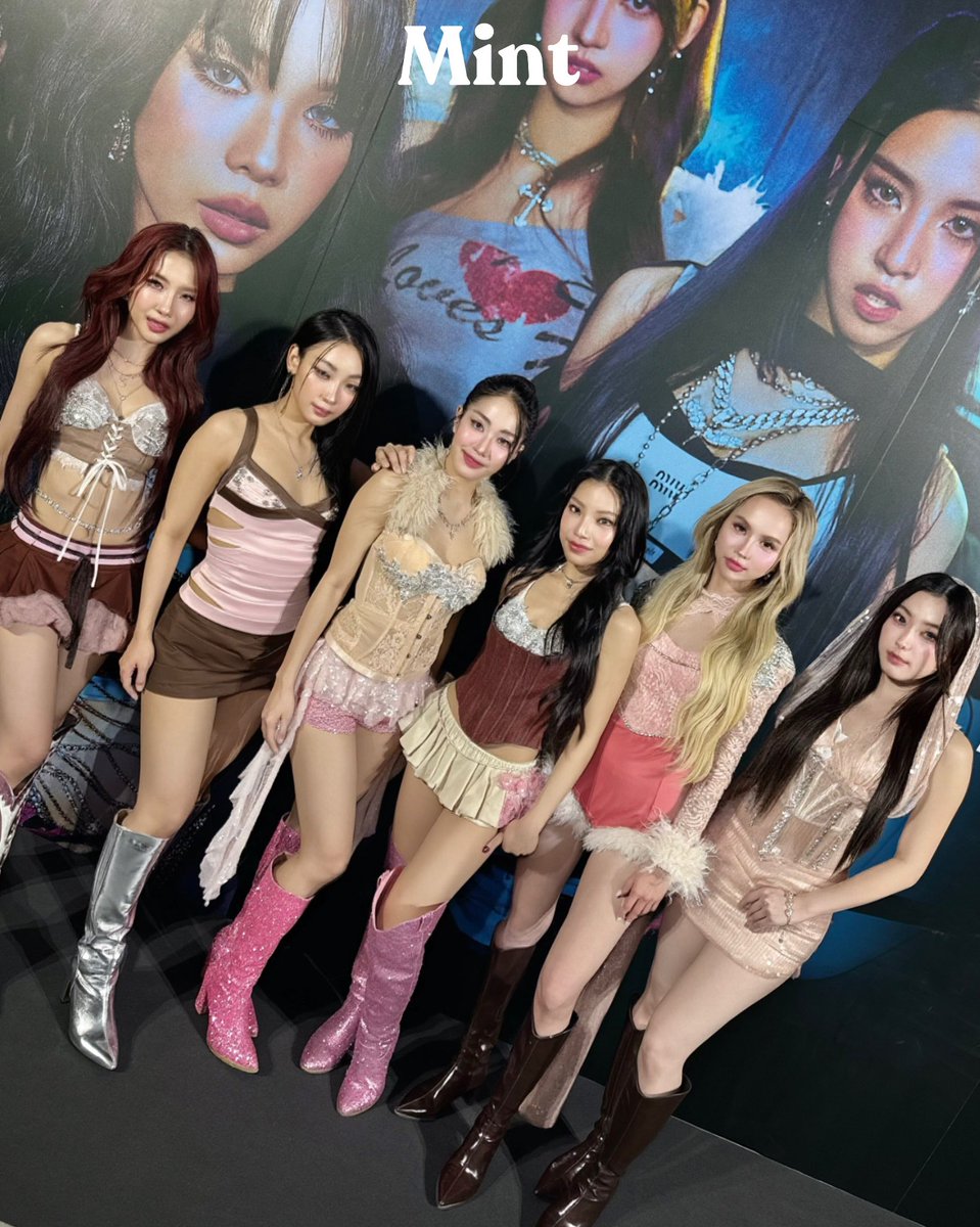 ดึกแค่ไหนก็ยังเป๊ะ! #MintReports เสิร์ฟภาพสาว ๆ #4EVE ในงาน XOXO SHOWCASE ที่จัดขึ้น ณ วันนี้ที่สามย่านมิตรทาวน์ 💚

#XOXOshowcase2026 
#XOXOentertainment
#4EVE
#MintMagTH