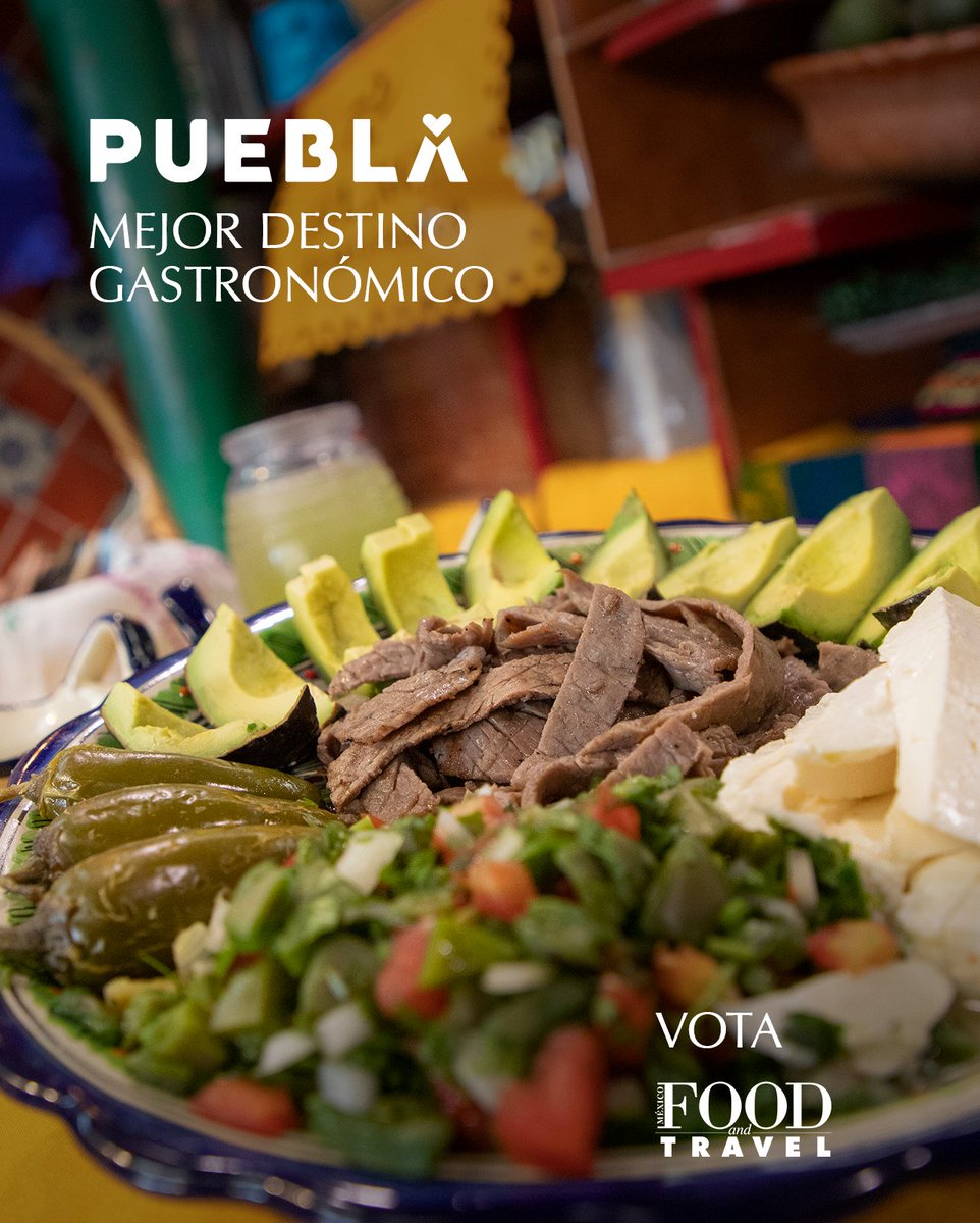 Puebla's tweet photo. Puebla late… y también se cocina con amor. 💛🔥

Ayúdanos a ganar como "Mejor Destino Gastronómico de México" en los Food and Travel #ReaderAwards 2025. Vota ahora 💻 https://t.co/T0zdUgEE2X y siente #ElLatidoDeMéxico 🫶🏻. https://t.co/k1j0XWfksR