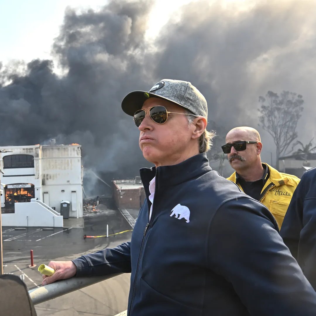 EricLDaugh's tweet image. 🚨 BREAKING: President Trump just stunned Gavin Newsom by signing an executive order for the feds to TAKE OVER the LA wildfire rebuild and permitting process

Newsom has FAILED and Trump is saving the people.

This generational failure will be on the front stage in 2028 when…