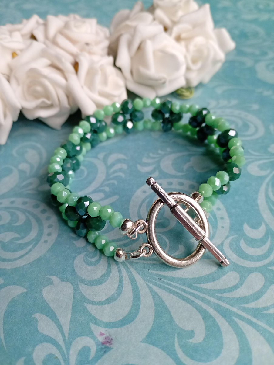 SarahDaisyBlue's tweet image. I've remade one of the other green beaded bracelets too so there's one of these back in my Etsy shop

#bracelet #giftsforher #UKMakers #handmade 

bluebirdsanddaisies.etsy.com/listing/176034…