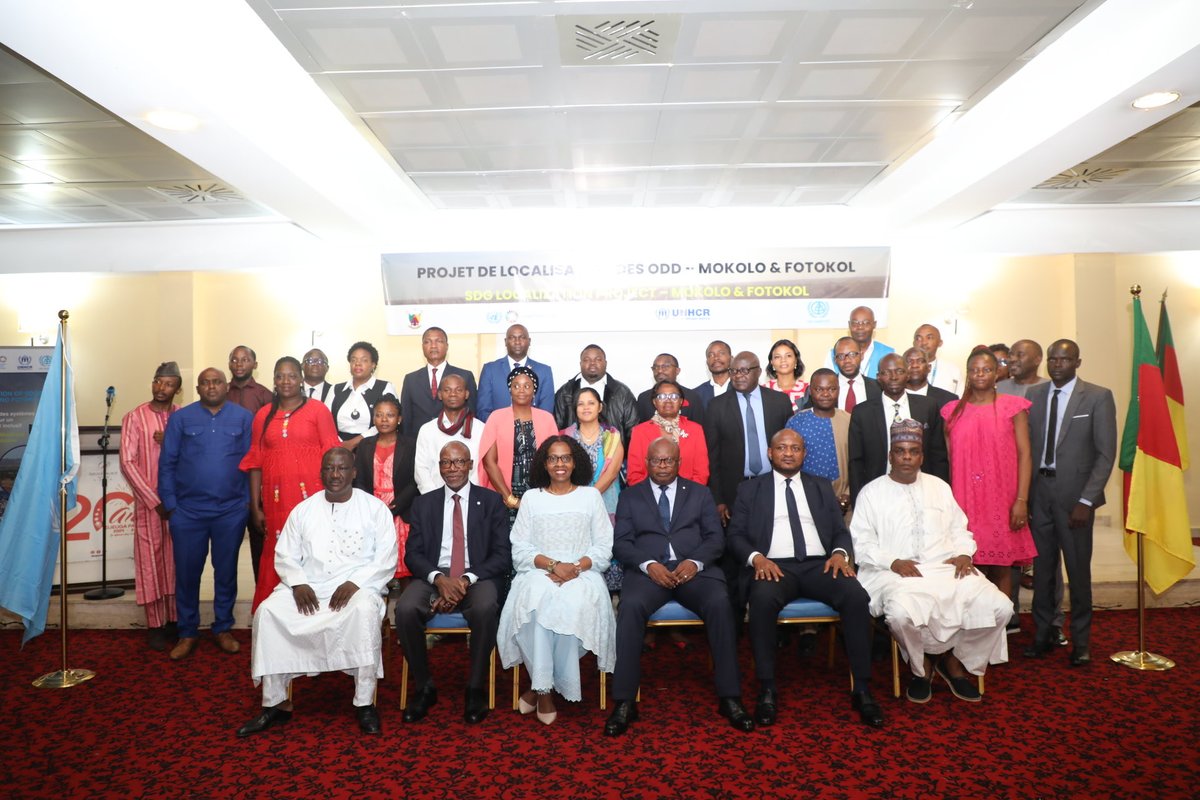 UN_Cameroon's tweet image. Avec @UNHABITAT &amp;amp; @Refugees, le #JointSDGFund appuie la localisation des #ODD à Mokolo &amp;amp; Fotokol.
Le RC @IssaSanogoUN a ouvert l’atelier de dialogue sur les solutions durables : déchets, charbon écolo, briques en terre, logements enseignants &amp;amp; kits solaires.