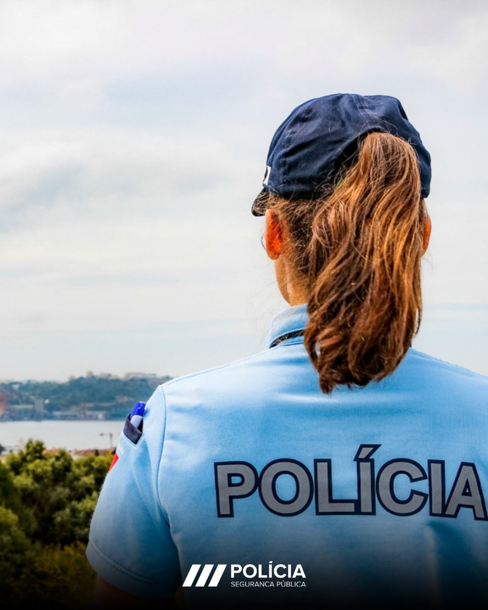 PSP_Portugal's tweet photo. #PSPLisboa localizou, a 21 de janeiro, uma cidadã de 75 anos desorientada na estação de Sete Rios, dada como desaparecida em Barcelos. A senhora foi encaminhada para o Hospital, reforçando a vigilância e proteção nos transportes públicos. #SemprePresente https://t.co/Yoht9ttQzX