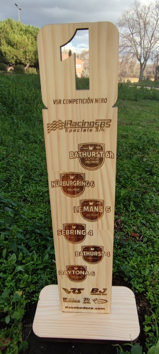 Ya tenemos los trofeos de campeones de la SBS Special Events. 
Gracias <a href="/iracingsbsports/">iRacingSBS Esport Team</a> 
Muy bonito y original!!!.