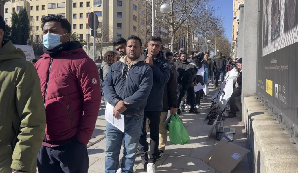 Comunicado:
ENTIDADES DE IGLESIA -<a href="/_CARITAS/">Cáritas Española ✳️</a>, <a href="/MediosConfer/">CONFER</a>, <a href="/REDES_ONGD/">Red Entidades Desarrollo Solidario</a>, Departamento de Migraciones de la <a href="/Confepiscopal/">ConferenciaEpiscopal</a> <a href="/PastoralSocial9/">Pastoral Social CEE</a>- CELEBRAN EL INICIO DE UN PROCESO PARA LA REGULARIZACIÓN EXTRAORDINARIA DE PERSONAS MIGRANTES -> mesaporlahospitalidad.com/entidades-de-i…
Lo consideran un