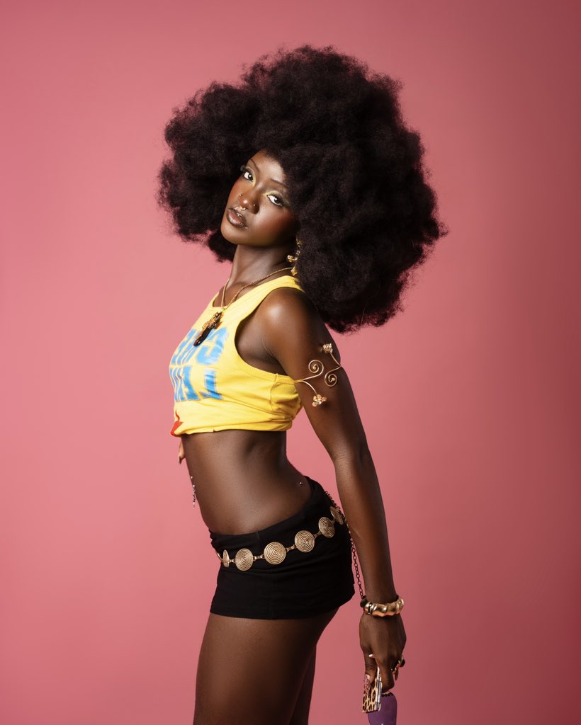 Omoloto stuns in new photo.