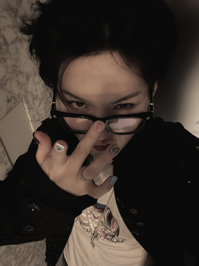 selfolssi โค tweet media