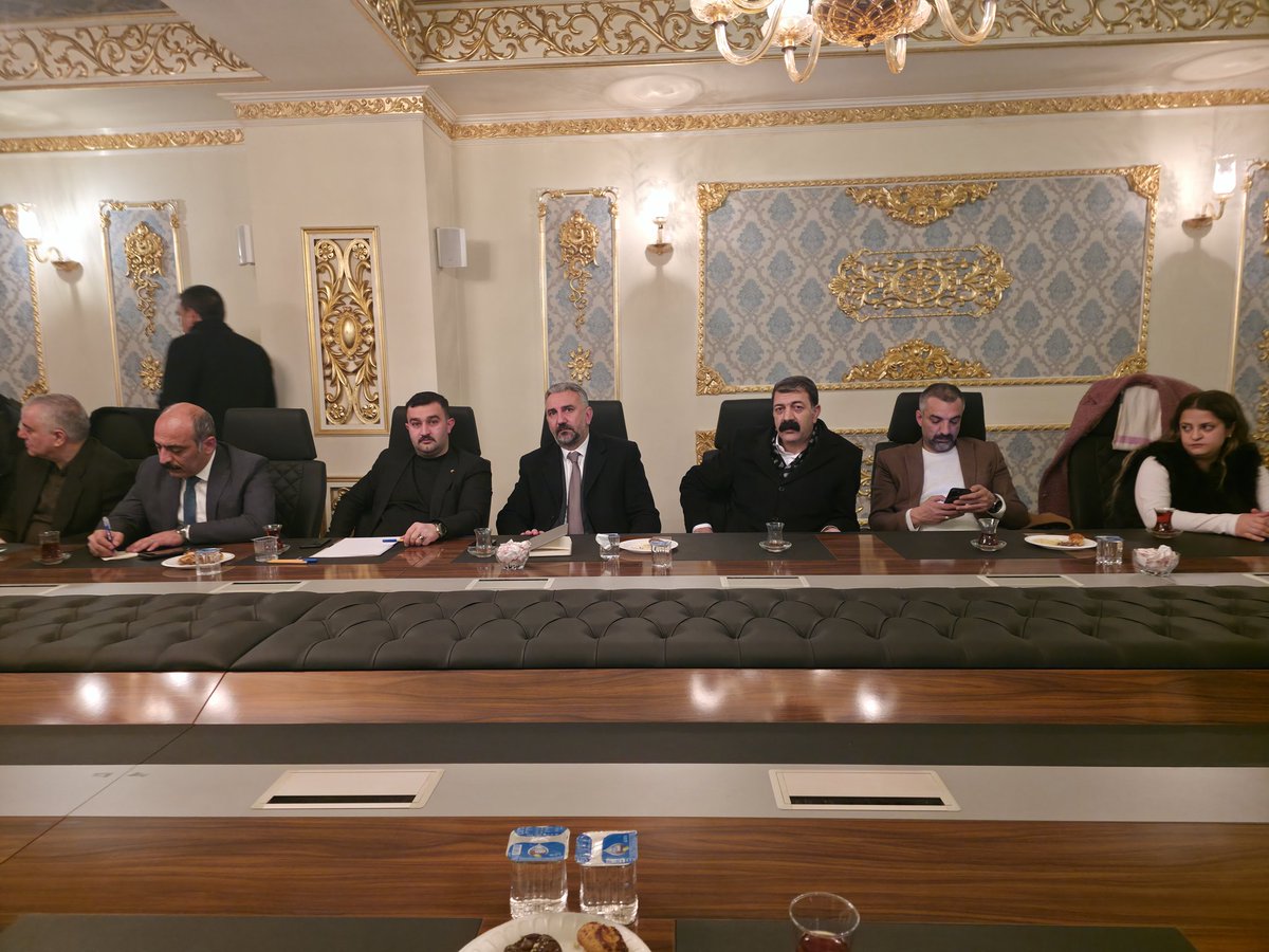agritb_'s tweet photo. GİB'den Gelir Yönetimi Grup Başkanı Ferit Öz ve Risk Analizi Grup Başkanı Osman Tan, Ağrı Defterdarı Mustafa Yılmaz Şimşek ile Gelir Yönetimi ve Denetim Müdürü Ercan Oğur’un katılımlarıyla,
 vergi ve ticaret gündemine ilişkin istişare toplantısı gerçekleştirildi. https://t.co/rdIHfMCwNw