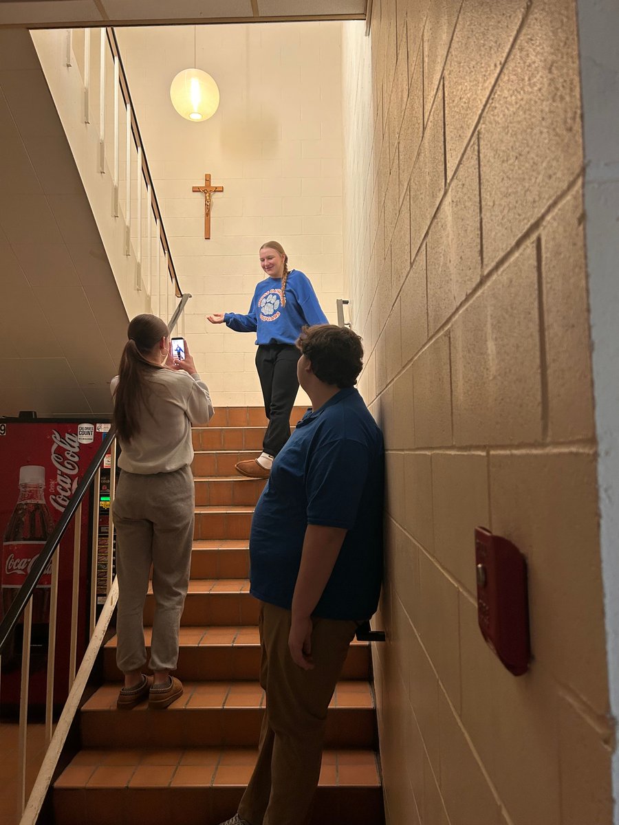 grosscatholic's tweet photo. Lights, camera, faith in action! 🎬 Mrs. Matzen’s Junior Theology students are creating videos showcasing how they live the Characteristics of a Marianist Education every day.
#TeachingTuesday https://t.co/X7KVcBEFwV