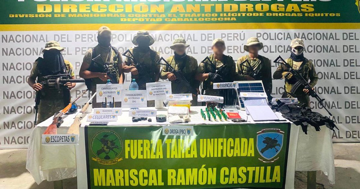 EjercitoPeru's tweet image. Operativo binacional Perú-Colombia en la Triple Frontera (#Loreto) desarticuló laboratorios de TID e incineró toneladas de insumos químicos y cocaína. Pérdida estimada: $422,000 USD para el crimen organizado. #NDP