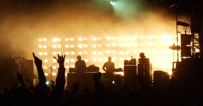 <a href="/VitalikButerin/">vitalik.eth</a>'s latest reflection really hit home for our community. He drew a line between Ethereum and <a href="/BitTorrent/">BitTorrent</a> not as a direct comparison, but as kindred spirits in a mission. <a href="/justinsuntron/">H.E. Justin Sun 👨‍🚀 🌞</a>

BitTorrent showed the world a new truth: you could achieve massive scale without