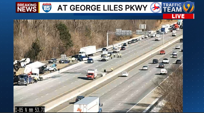 TrafficTeam9's tweet image. UPDATE: It appears lanes may start reopening on I-85 SB at George Liles Pkwy shortly.  Live updates on this and the watermain breaks on Providence Rd. and W. John St. at noon on @wsoctv #clt #cltraffic #clttraffic