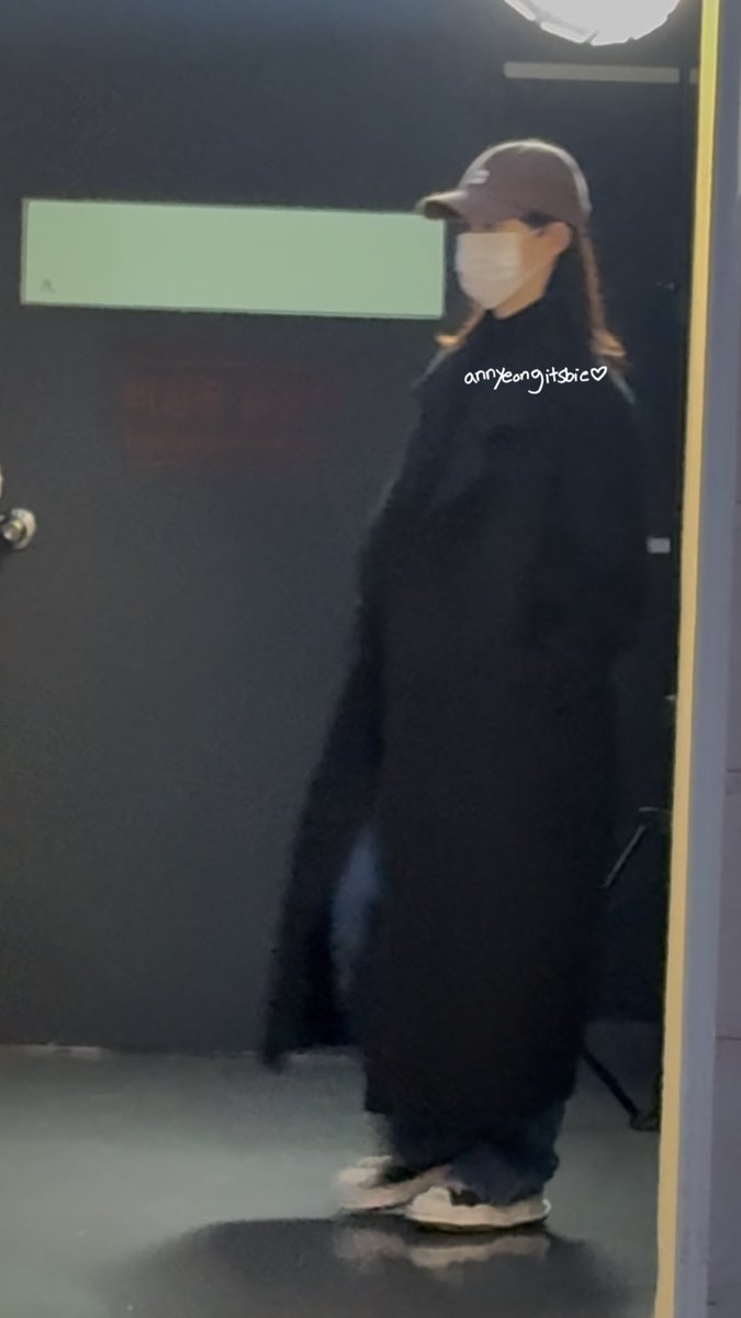 260127 왕과사는남자 VIP 시사회
The King's Warden Premiere

#신현빈 #ShinHyunBeen 인것같아요.
kayaknya mba winter wkwk aku liat dri jauh doang soalnya.. pas ngedeket ga keburu kejer...